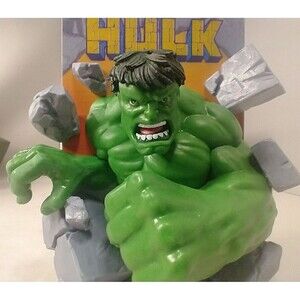 Marvel 3D Comic Standee THE INCREDIBLE HULK, Loot Crate Exclusive 4" x 6" x 2"
